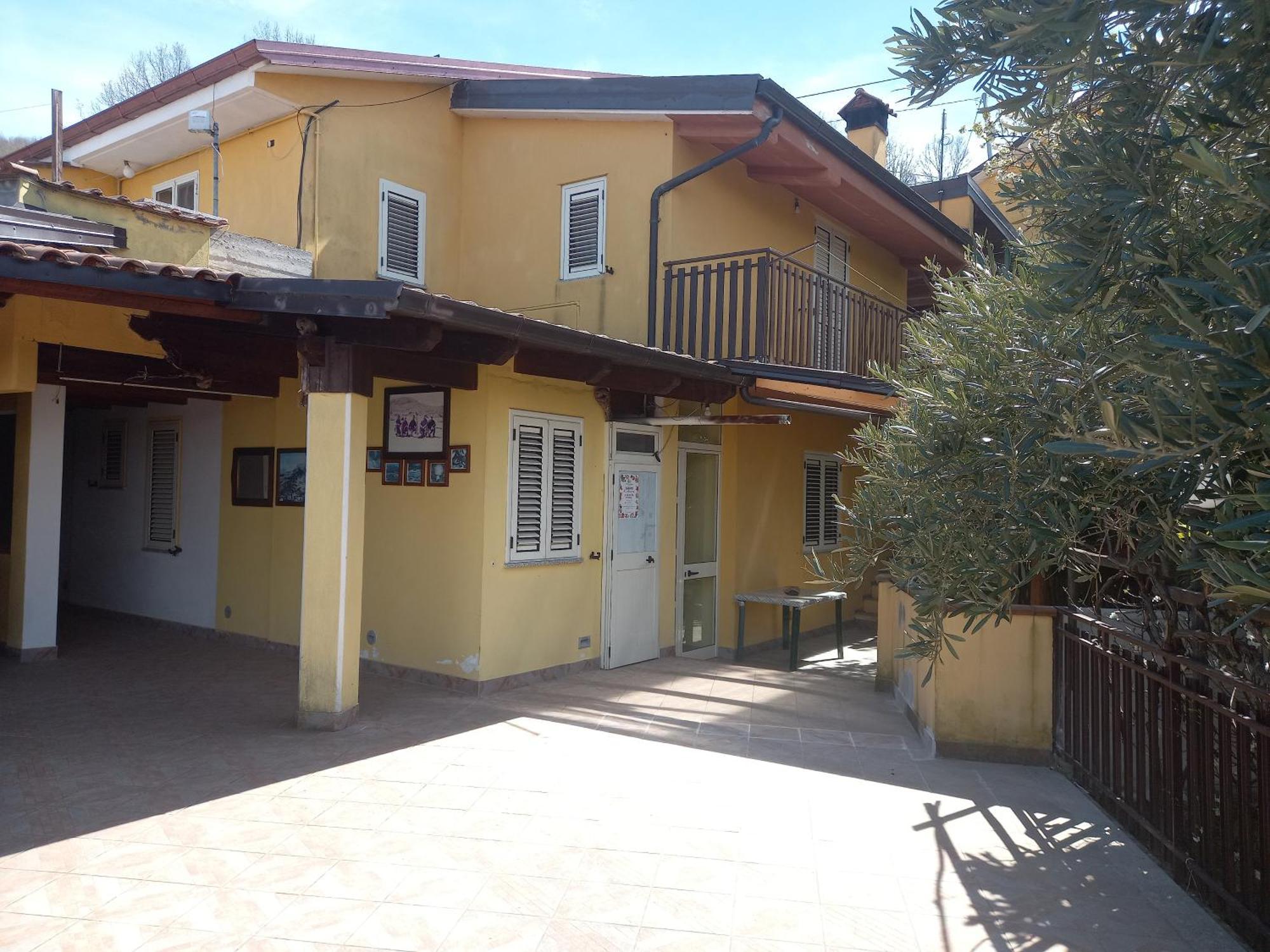B&B A Casa Di Mario San Severino Lucano Exteriör bild